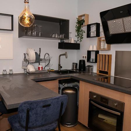 Coeur De Ville T2, Terrasse, Clim Tt Equipe, Parking Санари-сюр-Мер Экстерьер фото
